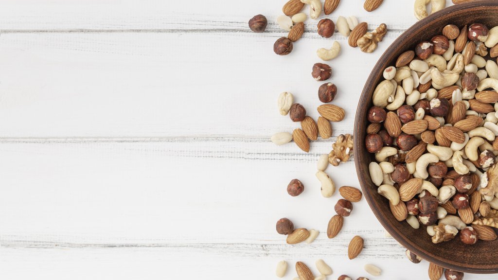 How to buy and store nuts